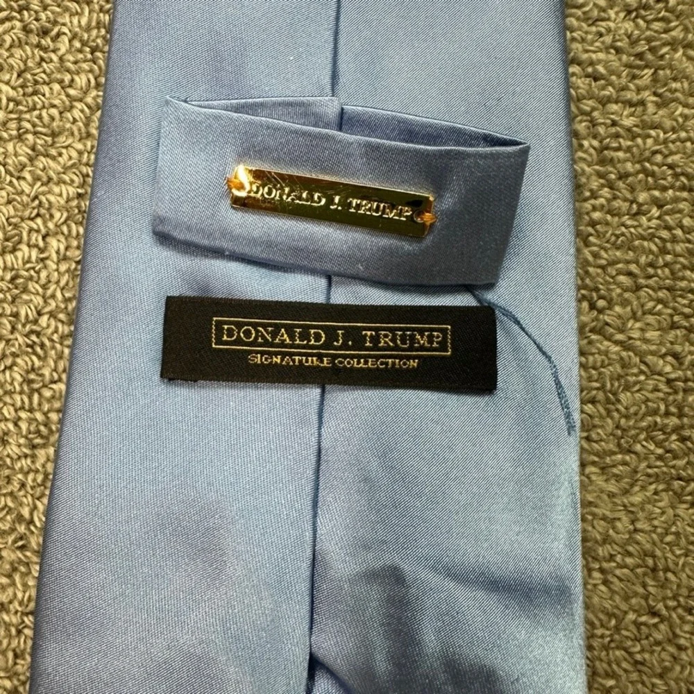 Donald J Trump Signature Collection Silk Tie Solid Light Blue Gold Crest Logo